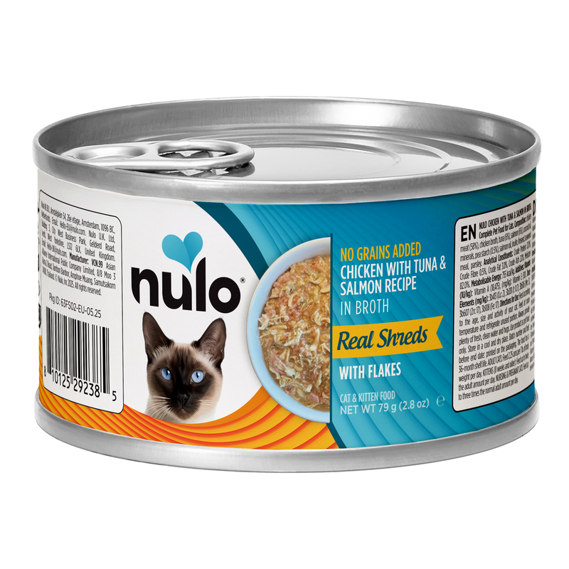 Receta hebras reales con copos de pollo, atún y salmón para gatos